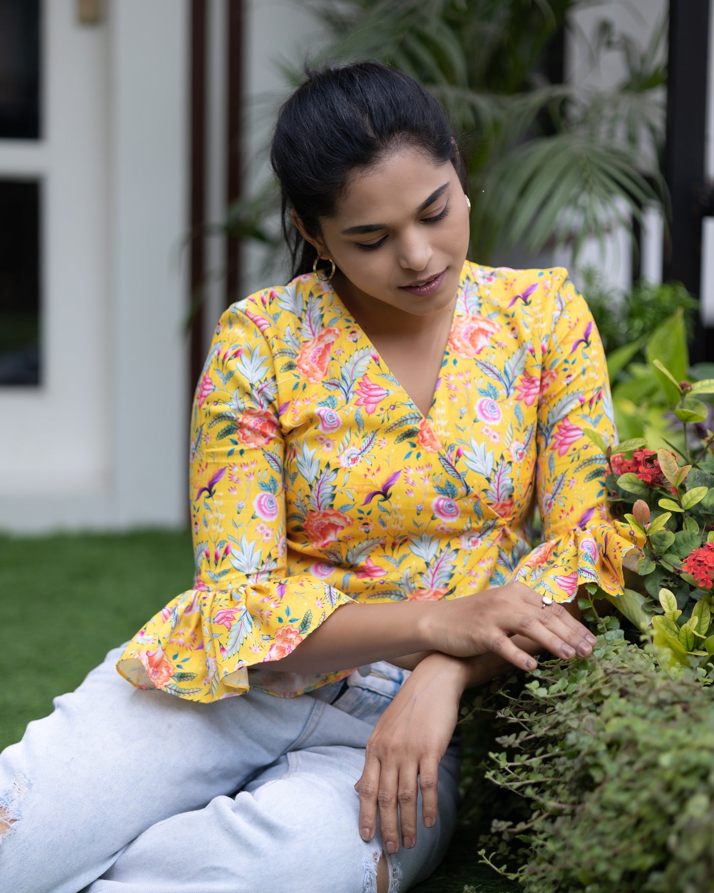 Trendy V-Cross, Ruffle Sleeve Tanker top