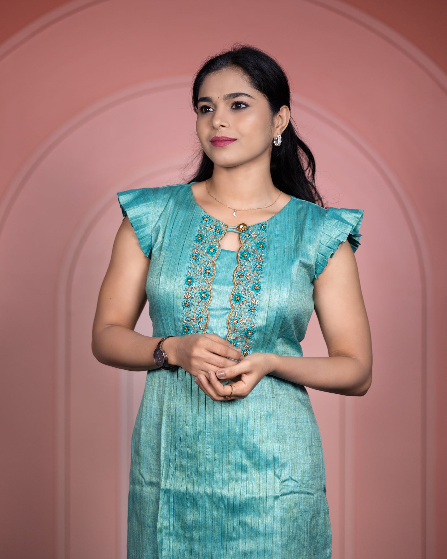 Scallop Regal in Challa &amp; Jardosi… kurti